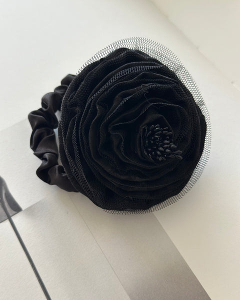 Amour Scrunchie Black