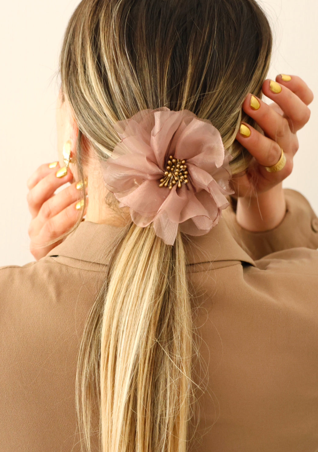 Flor Scrunchie Gold
