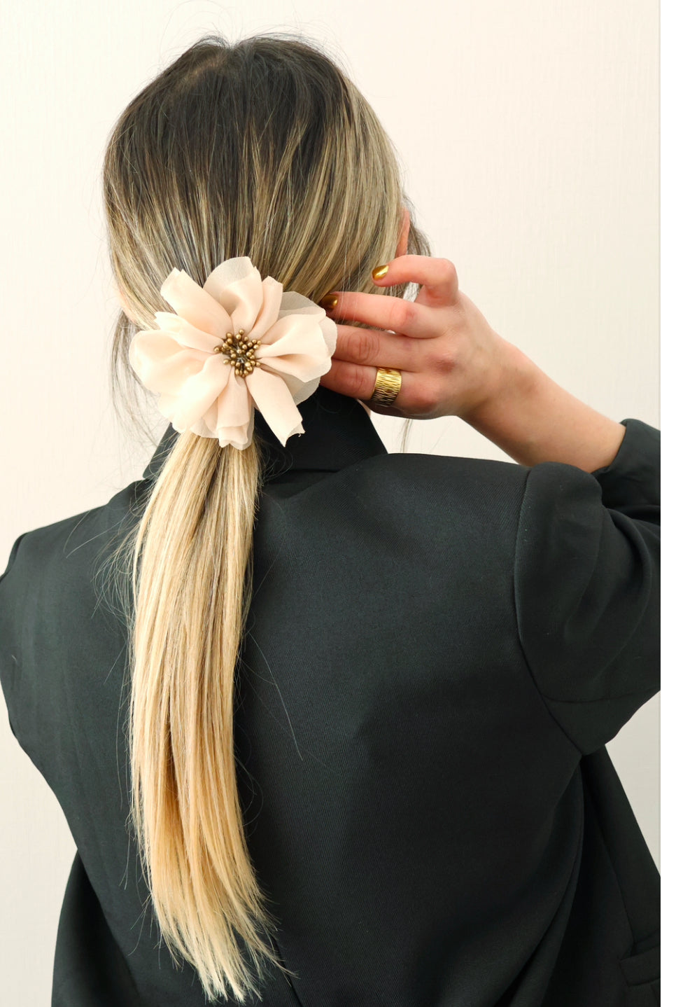 Flor Scrunchie Blanco