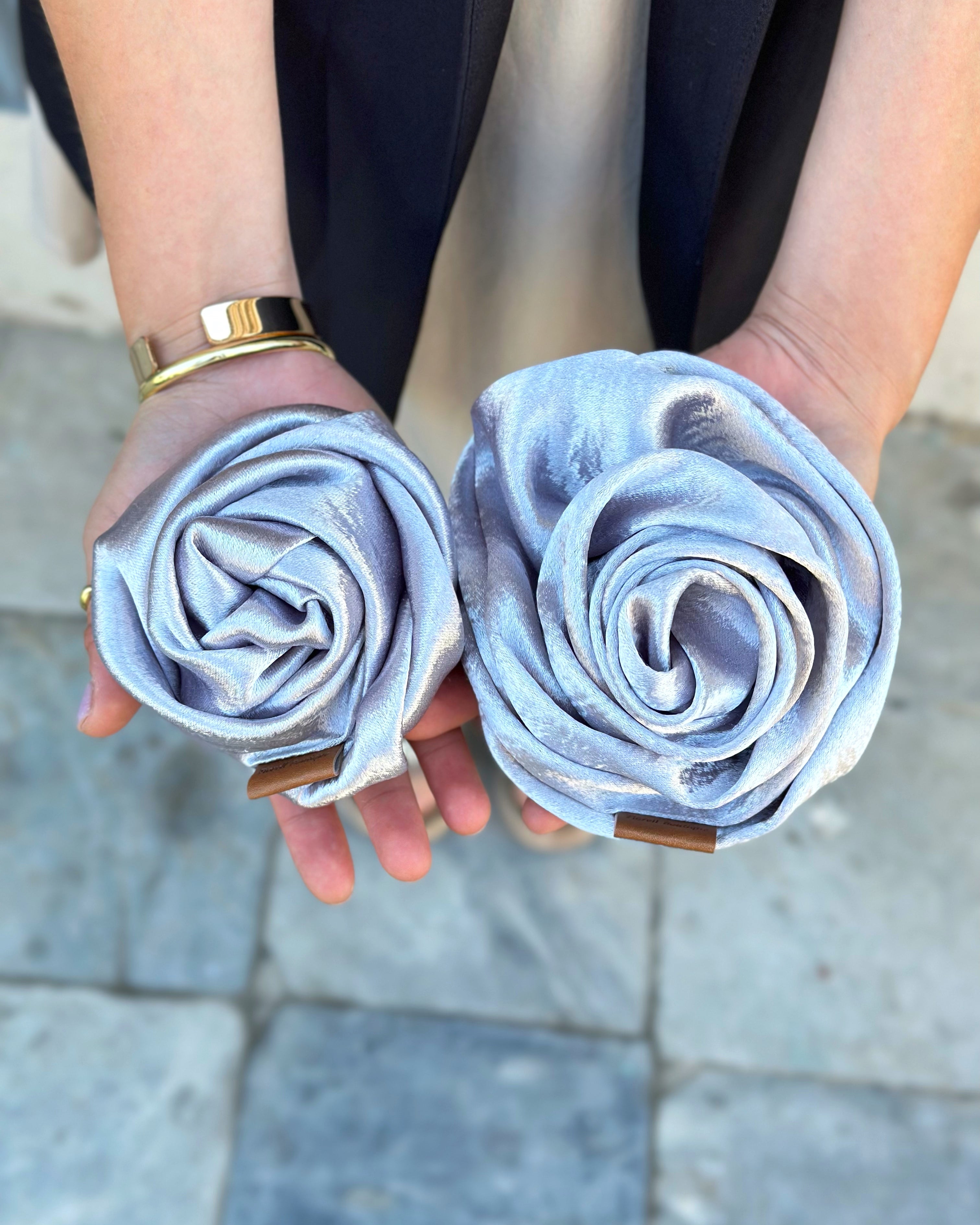 Flor Metalic Silver Grande