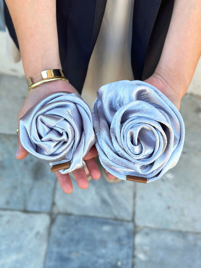 Flor Metalic Silver Grande