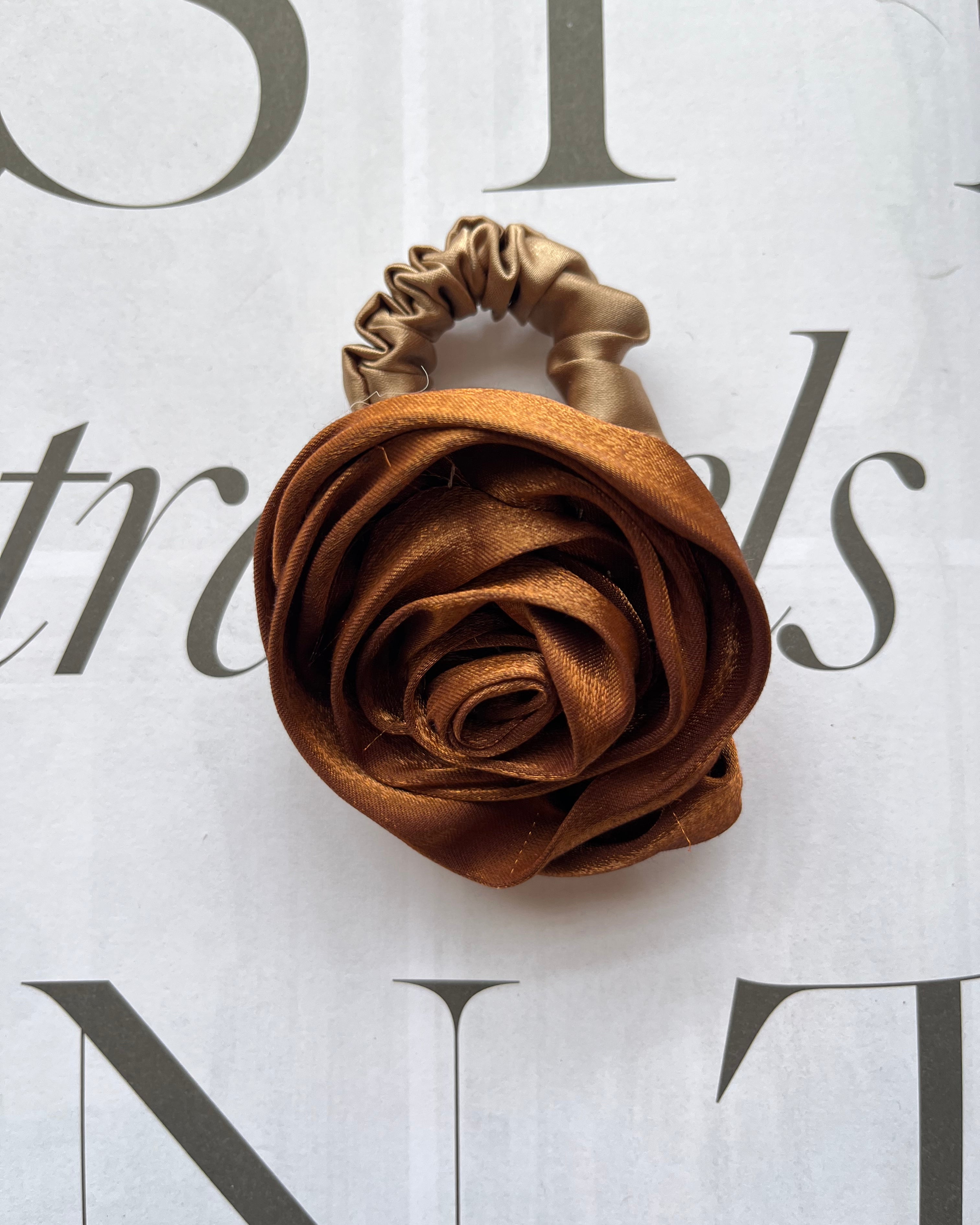 Rosa Scrunchie Marrón