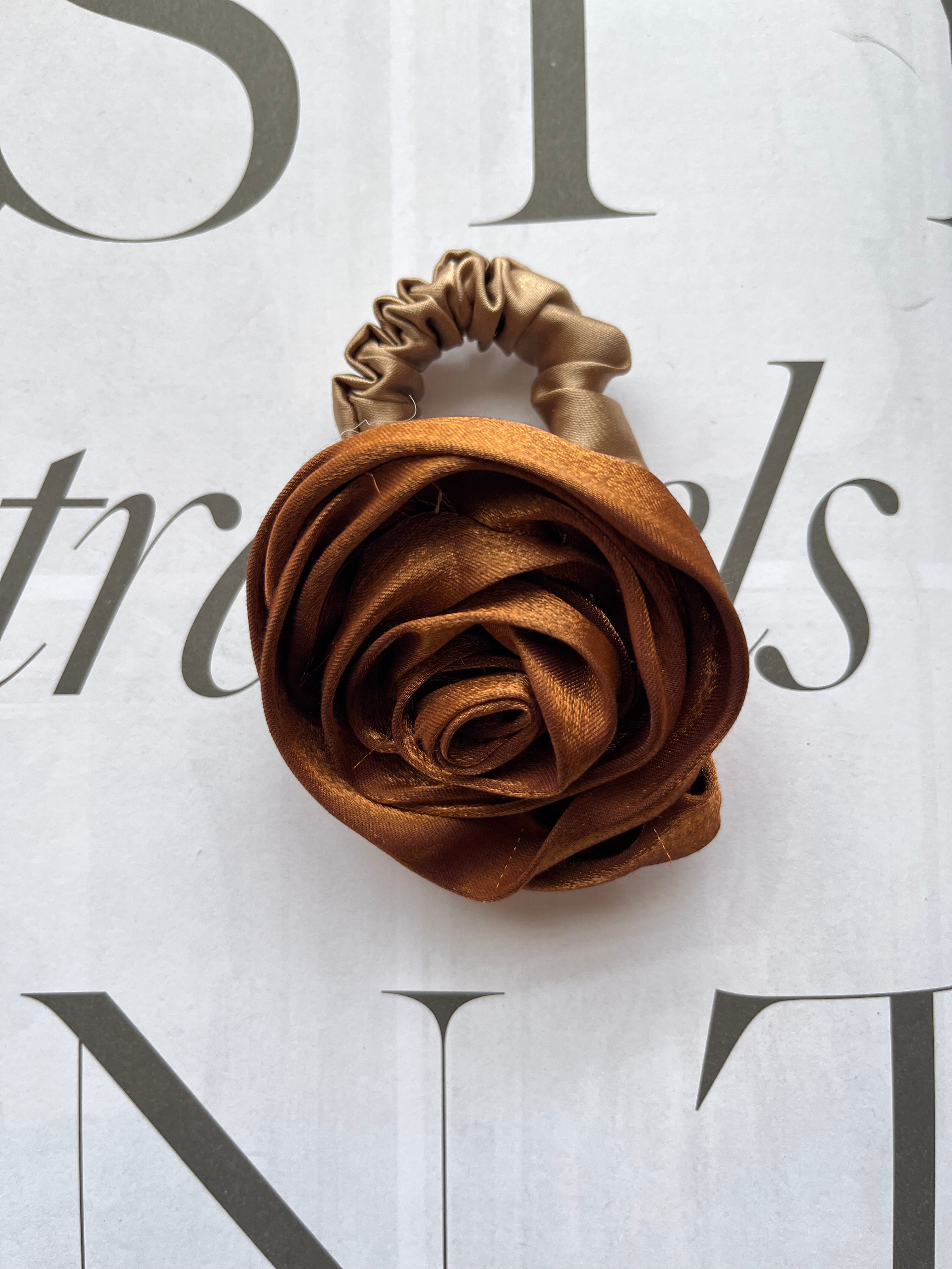 Rosa Scrunchie Marrón