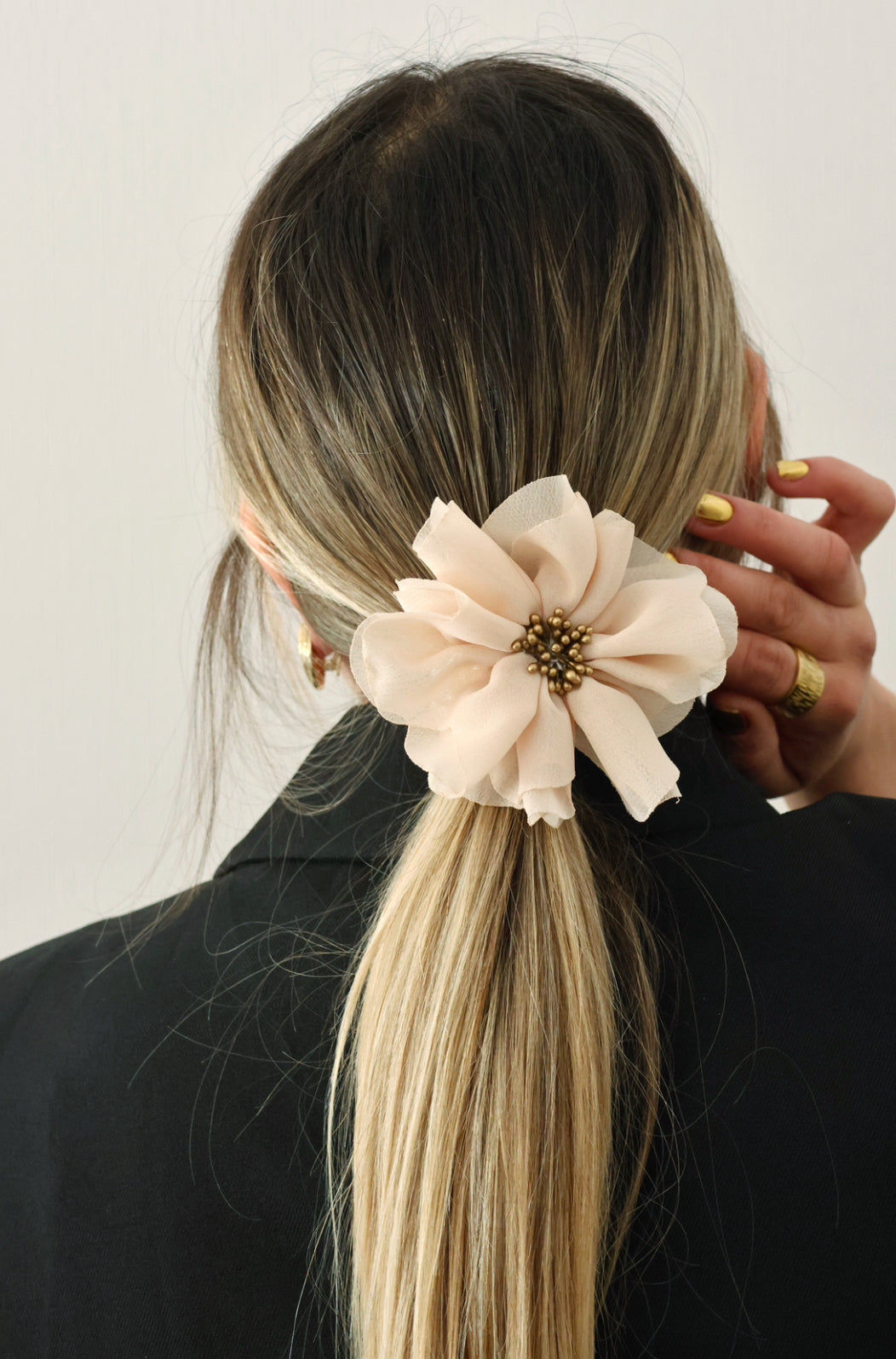 Flor Scrunchie Blanco