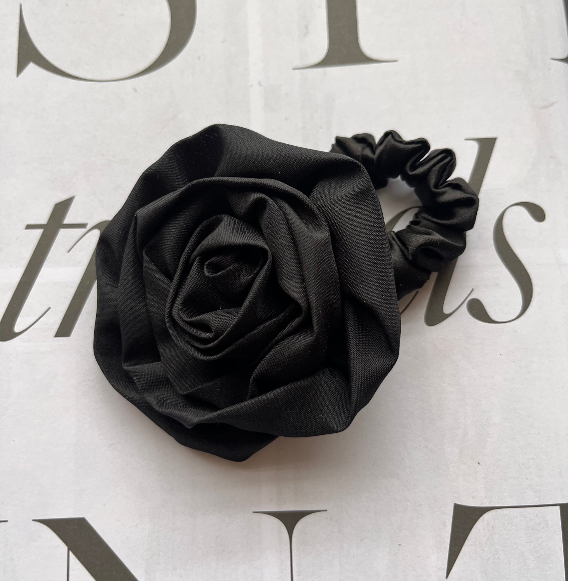 Rosa Scrunchie Black
