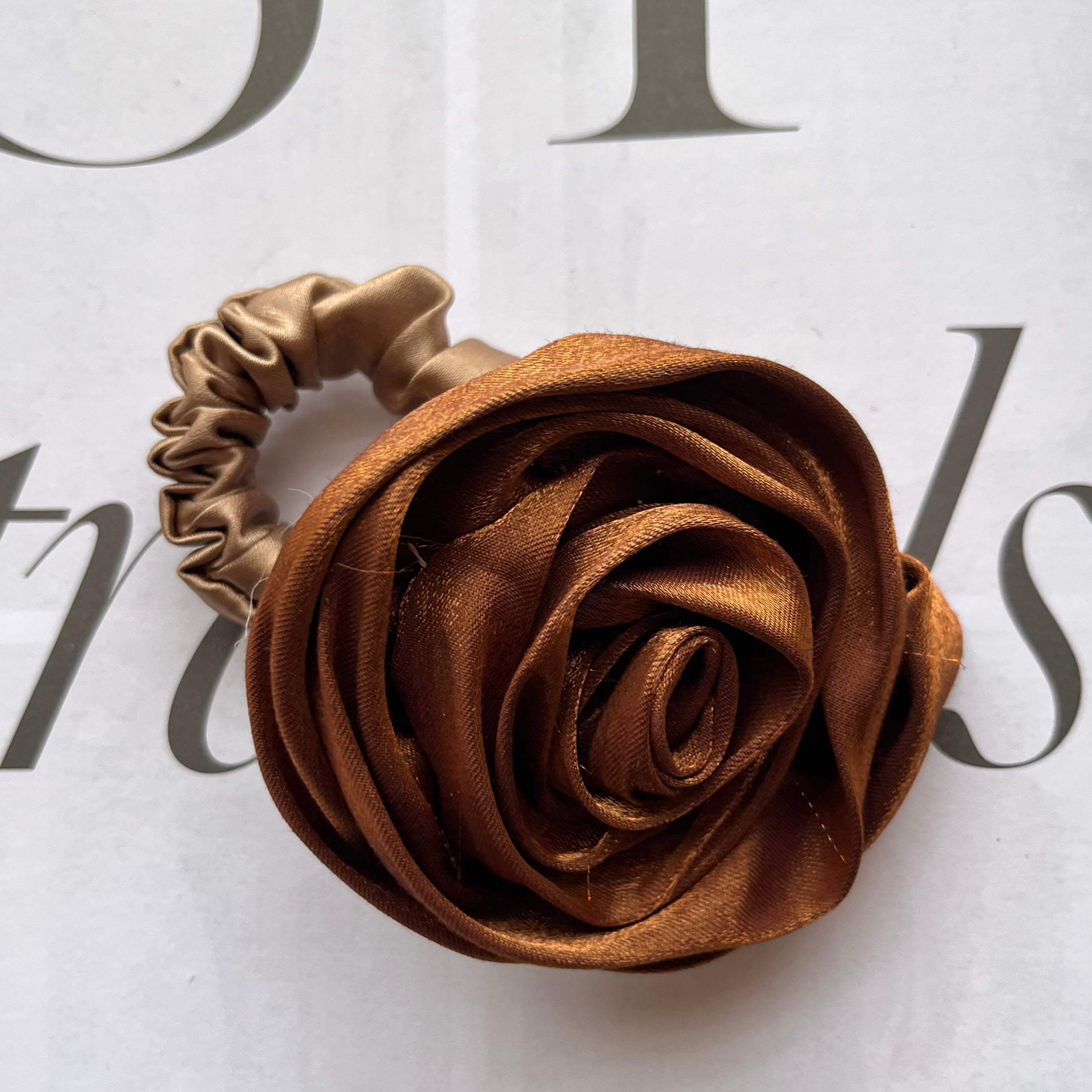 Rosa Scrunchie Marrón