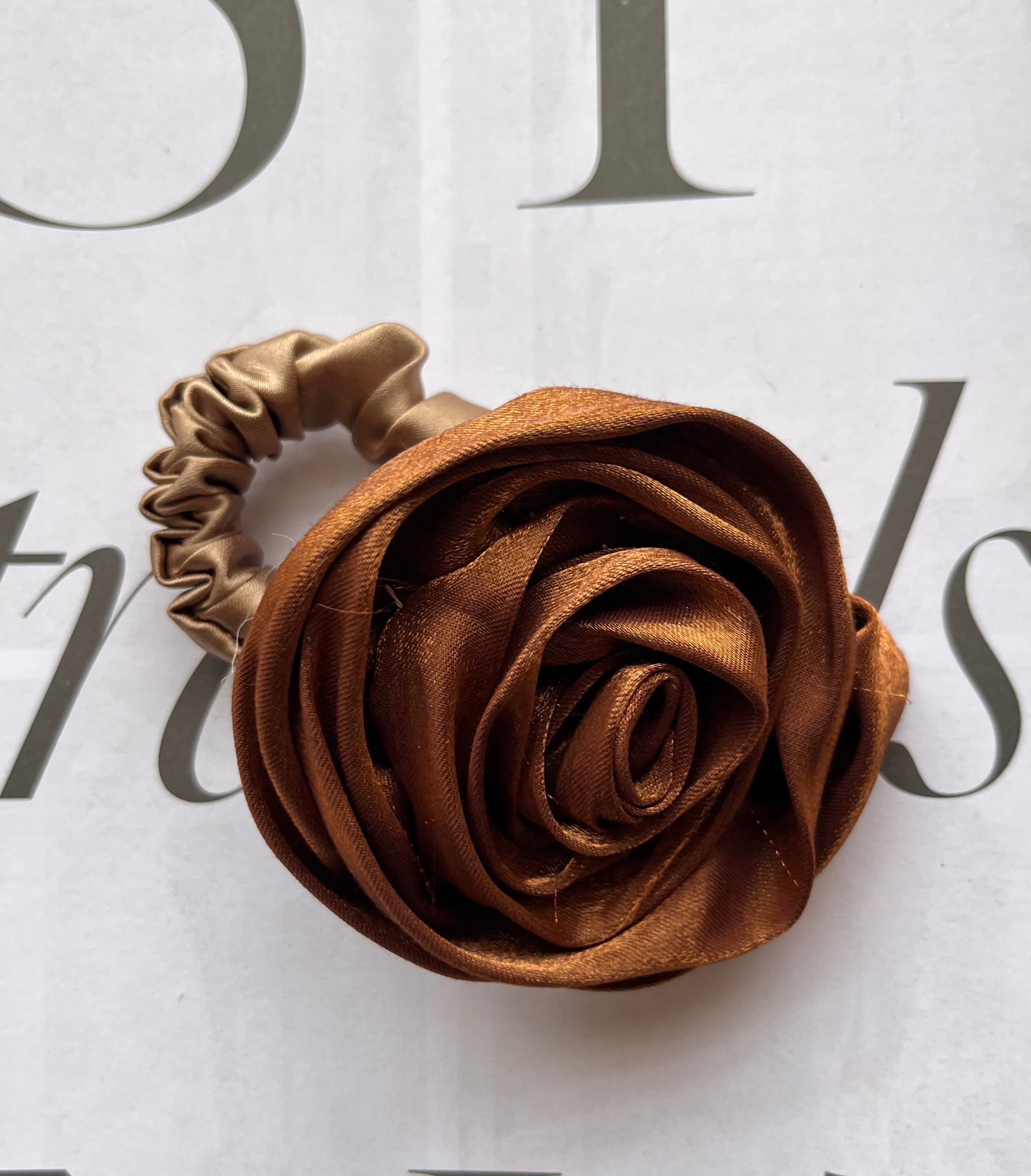 Rosa Scrunchie Marrón