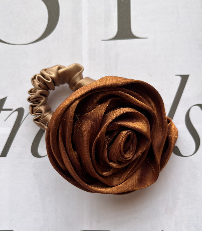 Rosa Scrunchie Marrón