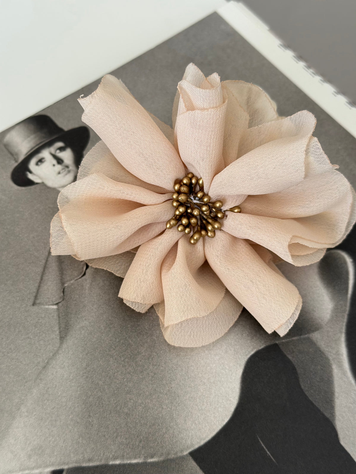 Flor Scrunchie Blanco