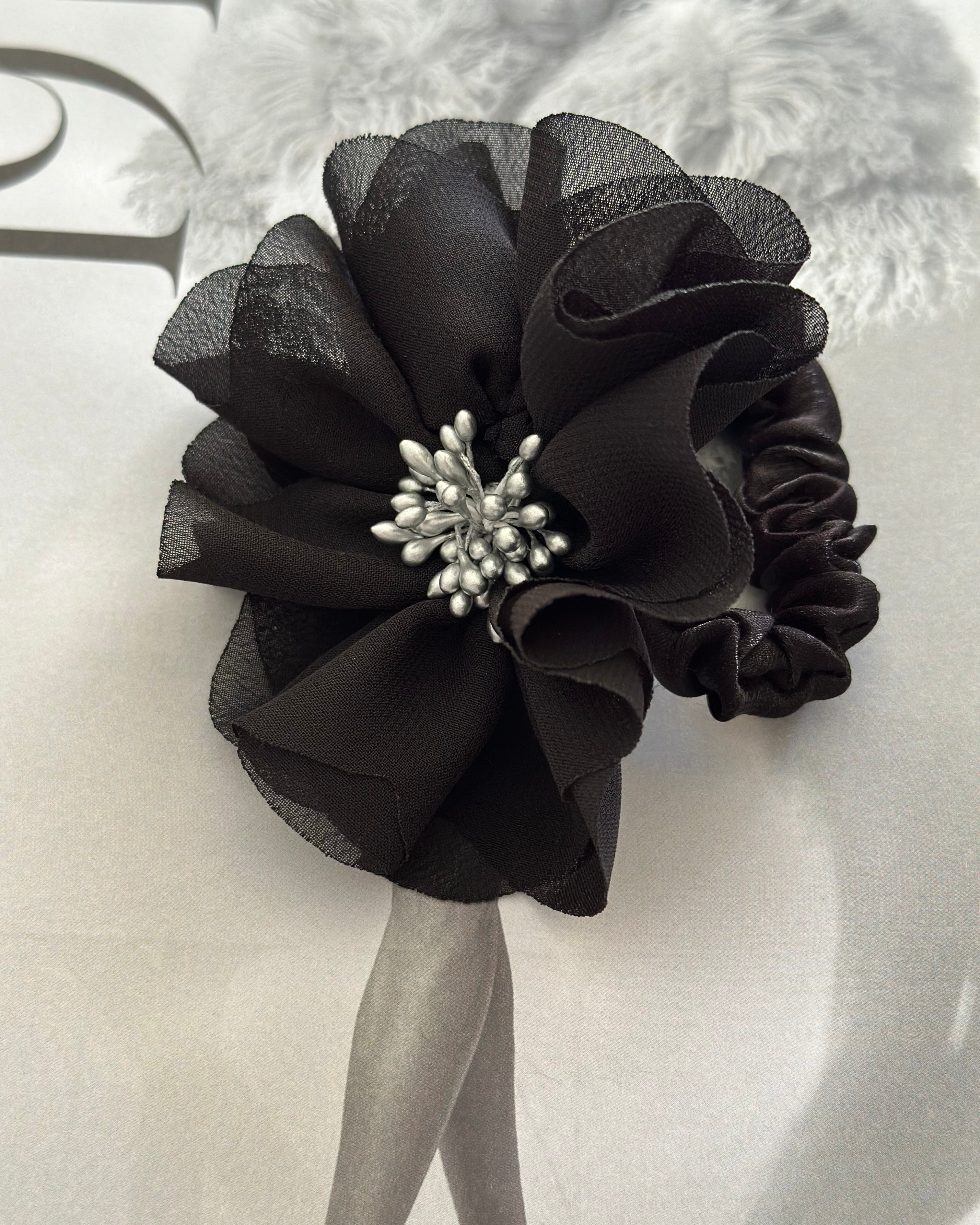 Flor Scrunchie Negro
