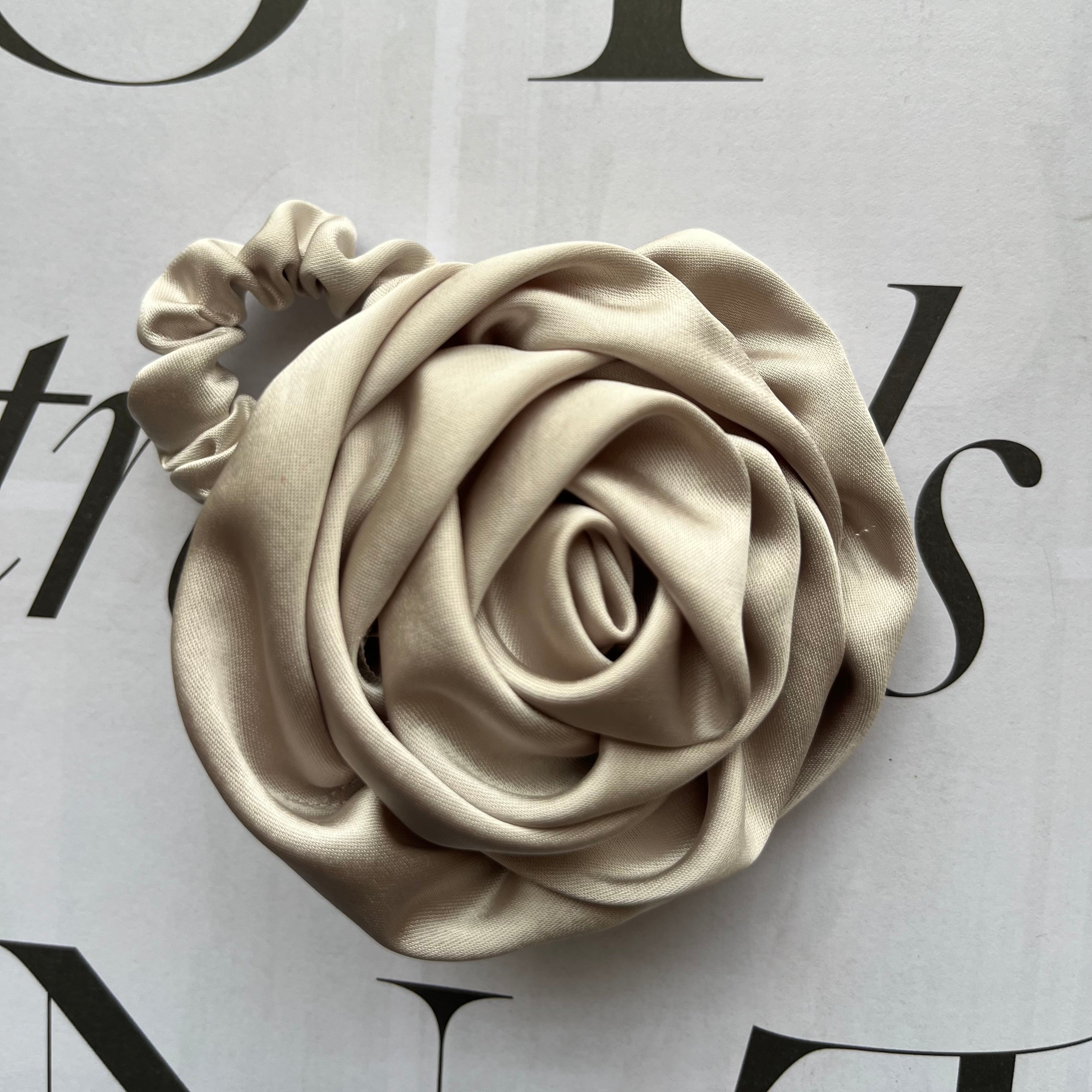 Rosa Scrunchie White