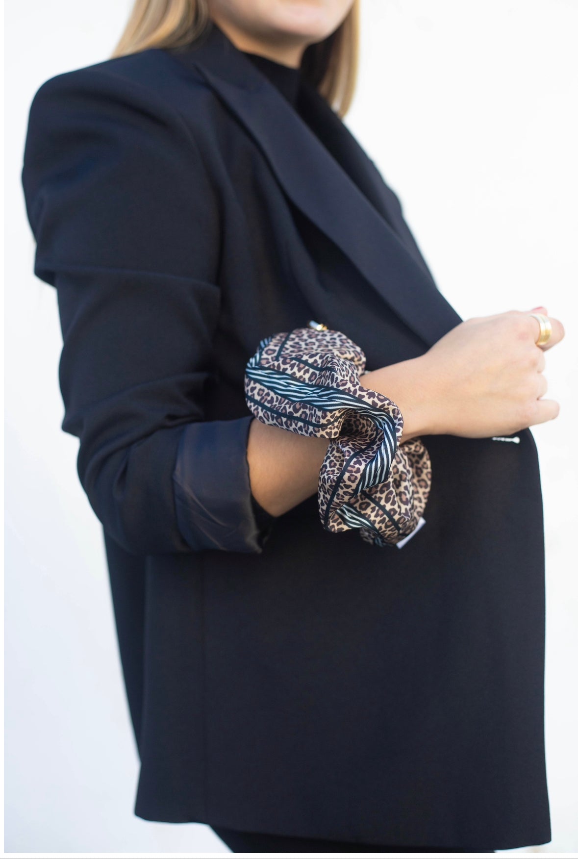 Le Scrunchie Black Lines