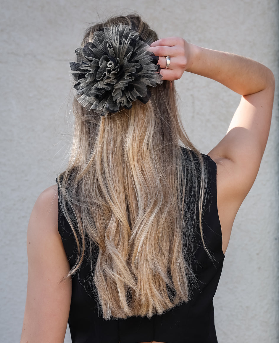 Le Fleur Black and White