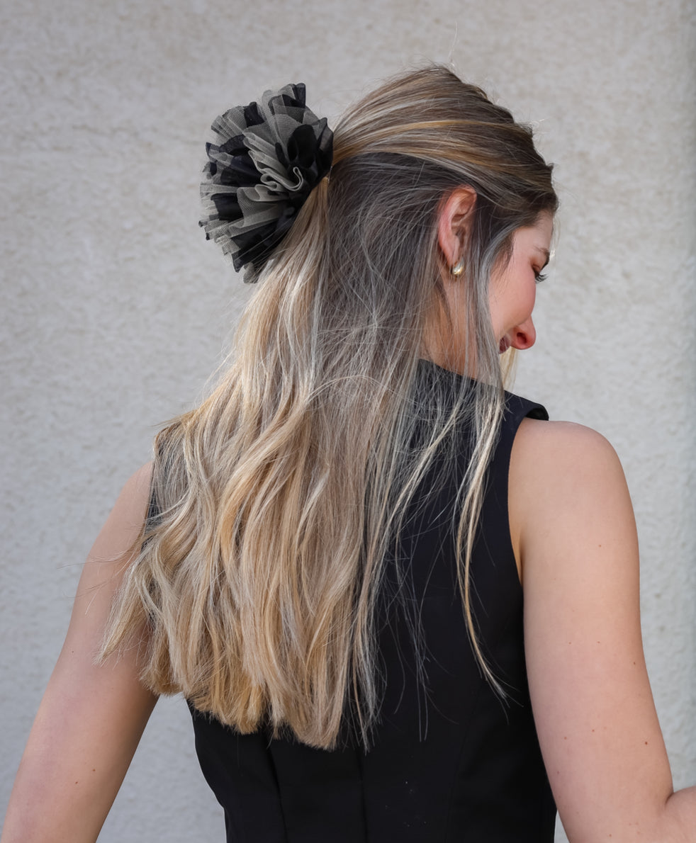 Le Fleur Black and White